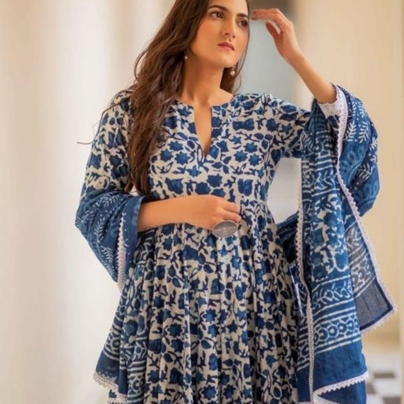 Women's kurti set available - Picture 2 of 5